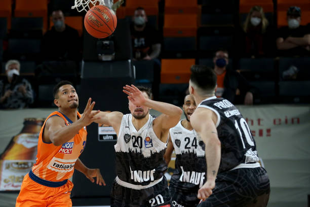 方实力相当 方实力相当